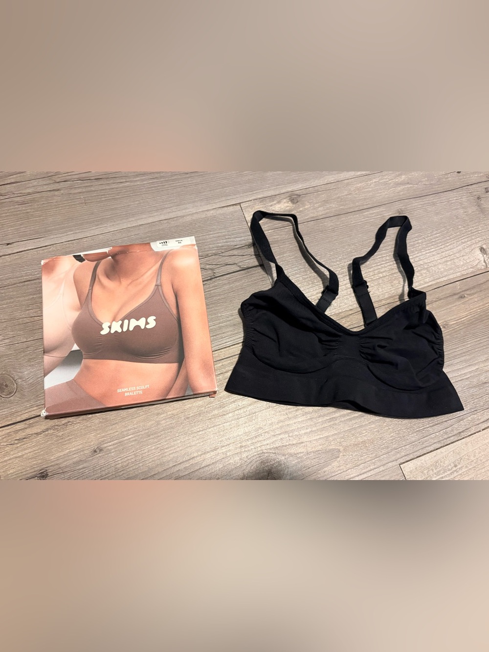 SKIMS Kim Kardashian seamless sculpt bralette XS new in box